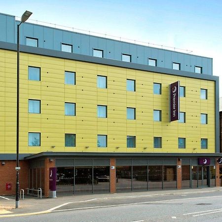 Premier Inn Newbury Town Centre Екстериор снимка